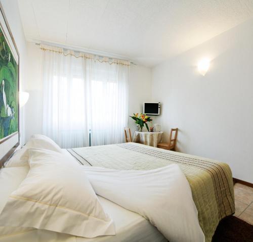 Antico Albergo Madonna Legnano Eksteriør bilde