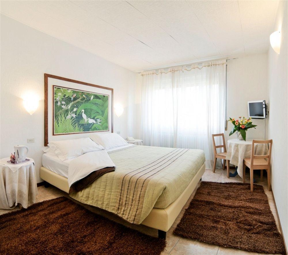 Antico Albergo Madonna Legnano Eksteriør bilde