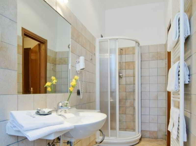 Antico Albergo Madonna Legnano Eksteriør bilde